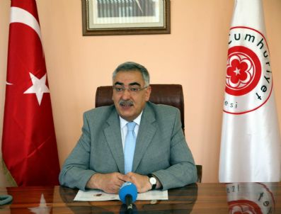 İLYAS DÖKMETAŞ - Cumhuriyet Üniversitesi Rektörü İlyas Dökmetaş Vatandaşı Enfeksiyon Hastalıklarına Karşı Uyardı