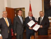 Eğitime Bir Katkı Da Esnaf Odaları Başkanı Çelikkol'dan