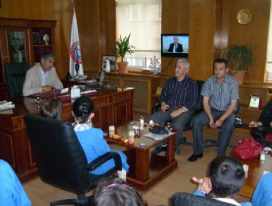 KAZıM ŞAHIN - Miniklerden Tosya Belediyesi'ne Ziyaret