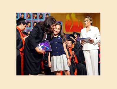 İSAK HALEVA - Çubukçu Musevi Lisesi'nin mezuniyetinde