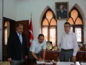 Demirci'de Hayırsever Kardeşlerden Adliye Sarayı İçin Arsa Bağışı