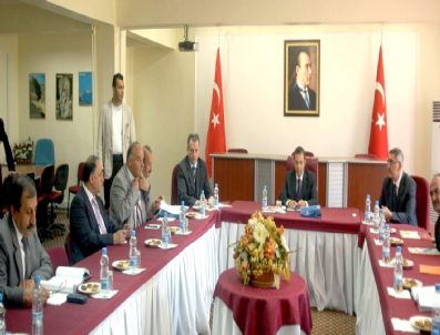 MUAMMER TÜRKER - Hakkari İl Koordinasyon Kurulu Toplantısı Yapıldı