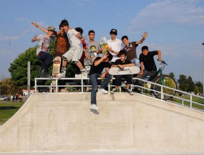 İzmirli Gençlere Kaykay Müjdesi