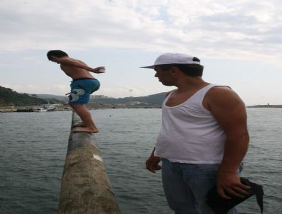 ERKAN KURT - Kilimli'de Yağlı Direk Ve Ördek Tutma Yarışı