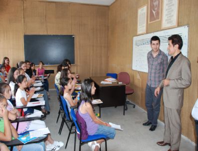 ZEKAI TUNCA - Tunca'dan Konservatuara Süpriz Ziyaret