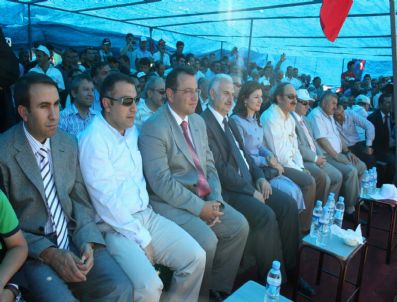 Bakan Özak 1.aziziye Ovacık Şenliğine Katıldı