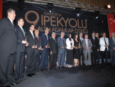 RıFAT HISARCıKLıOĞLU - Ceyhan Belediye Başkanı Sözlü Yılın Belediye Başkanı Seçildi.