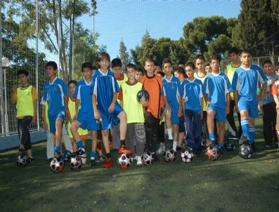 CELAL ATIK - Dünya Kupası, Futbol Okuluna Talebi 'Patlattı'