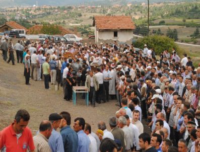 Katliam Gibi Kazada Ölen 7 Kişi'den 4'ü Tavşanlı İlçesinde Toprağa Verildi