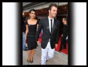 Kıvanç Tatlıtuğ sevgilisi İdil'i götürüyor