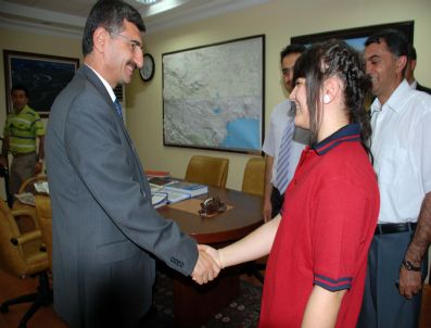 Muş'un Sbs Birincisi Kardelen Sönmez