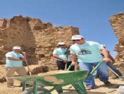 Tarihi Hoşap Kalesi'nde Kazı Çalışmaları