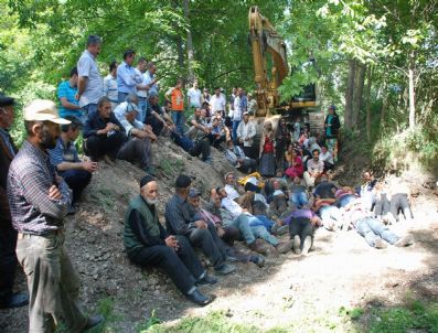 KARABEY EROĞLU - Hidro Elektrik Santrali'ne Karşı Vatandaşların Tepkisi Devam Ediyor