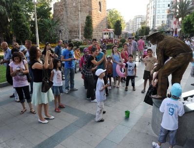 CHARLİE CHAPLİN - Antalya'da Festivalya 2010 Başladı