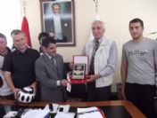 Gürcistanlı Sporculardan Başkan Bozkuş'a Ziyaret