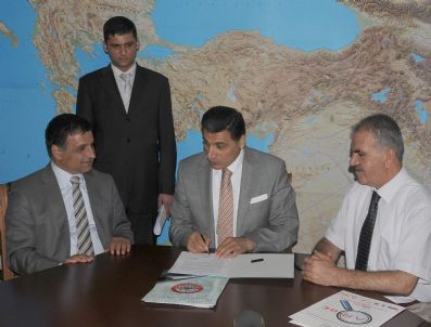 Şanlıurfalı İş Adamından Suruç Kaymakamlığı'na Eğitime Destek Bağışı