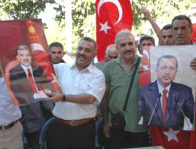 CEMALETTIN YıLMAZ - Başlık parası yerine Abdullah Gül ve Tayyip Erdoğan'ın posteri