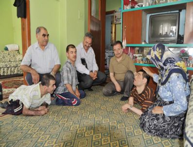 FAHRETTIN GÖNCÜ - Hayatlarını Engelli Üç Oğluna Adayan Yaşlı Çiftin İnanılmaz Fedakarlığı