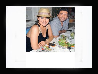 NIHAT ODABAŞı - Kankalar Alaçatı'da tatil yapıyorlar