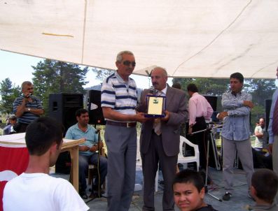 İLHAN EREN - Koyulhisar Belediye Başkanı Eren Şenliklere Katıldı