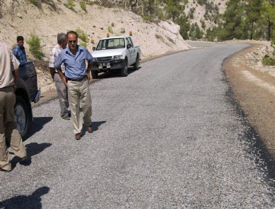 OSMAN YENIDOĞAN - Mut'ta 30 Köy Yoluna İkinci Asfalt Kaplama Yapılıyor