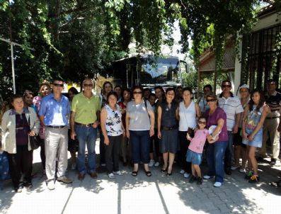 OVAKENT - Ödemiş Kent Konseyi Kadın Meclisi'nden Kuşadası Kirazlı Köyü'ne İnceleme Gezisi