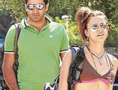 KENAN İMİRZALIOĞLU - Yönetmen Mustafa Altıoklar, Nehir Erdoğan ile ilişkisinin bittiğini açıkladı