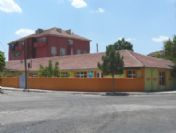 Boğazlıyan'da Okul Bahçe Duvarları Boyanıyor