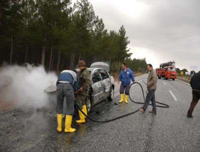 MUĞLA BELEDIYESI - Muğla'da Araç Yangını