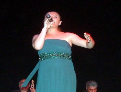 FIKRET AKOVA - Burhaniye'de Sivas Thm Korosu Konseri