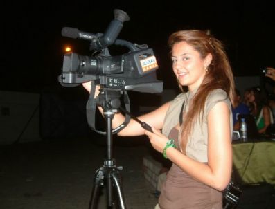 GÜZELLIK YARıŞMASı - Burhaniye'nin Bayan Kameramanı