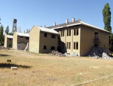 KEREM ALTUN - Hayırsever İş Adamı Sebahattin Yıldız'ın Erciş'e Desteği Sürüyor