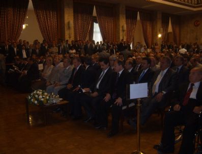 ZEKI ERTUGAY - Lütfü Yücelik, Tbmm 'De Yapılan Törende 2010 Yılı Tbmm Üstün Hizmet Ödülü'nü Aldı...