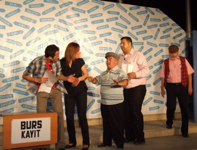 SİNAN BENGİER - 'Yolumuzu Bulalım' Ortaca'da Sahnelendi