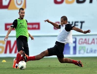 NEZIH ALI BOLOĞLU - Galatasaray Yeni Sezon Hazırlıklarını Sürdürdü