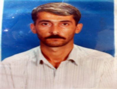 Kamyonetin Altında Kalan Motosiklet Sürücüsü Öldü