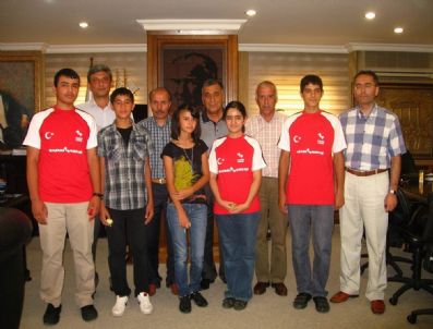 Manavgat Belediyesi Sbs'de İlk 5 Giren Öğrencileri Ödüllendirdi