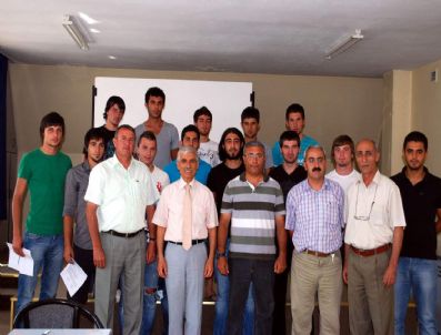 GÜRLEK - Salihli Belediyespor 14 Futbolcu İle Sözleşme İmzalandı