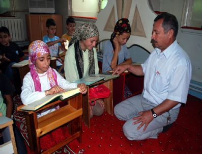 Salihli'de 2 Bin 795 Öğrenci Kur'an Öğreniyor