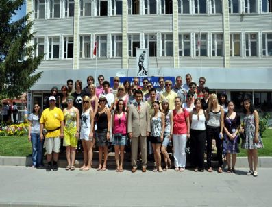 Yabancı Ülke Öğrencilerinden Başkan Bahçeci'ye Ziyaret