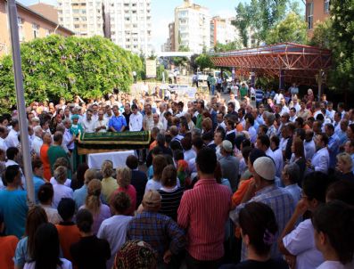 33 Yıl Çalıştığı Hastanede Hayatını Kaybetti