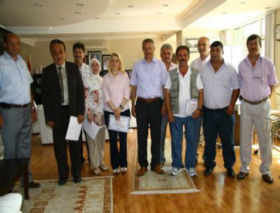 SÜLEYMAN DIŞLI - Başkan Dişli'den Emekli Personele Ödül