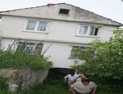 CEMIL ÖZTÜRK - Cami Lojmanı Korkutuyor