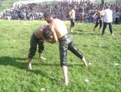 AYHAN AKMAN - Çatak Yağlı Pehlivan Güreşleri Nefes Kestı