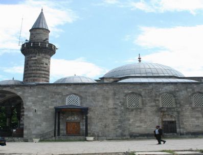 İBRAHIM PAŞA - Erzurum Camileri Tarihi Yansıtıyor
