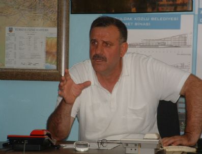 KÖKSAL TOPTAN - Kozlu Belediye Başkanı Ali Bektaş, İl Genel Meclisi Üyelerini Topa Tuttu