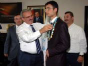 Olimpiyat İkincisine 25 Altın Ödül