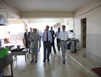 MEHMET YAPıCı - Vali Harput Sosyal Yardımlaşma Vakfı Aşevini İnceledi