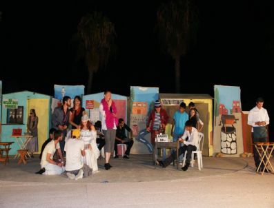 MACIT ÖZCAN - Babaları Çalıştı Eş Ve Çocukları Eğlendi