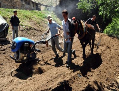 Bahçe Motoru Köyde Öküz Ve Atları Tarihe Karıştırdı